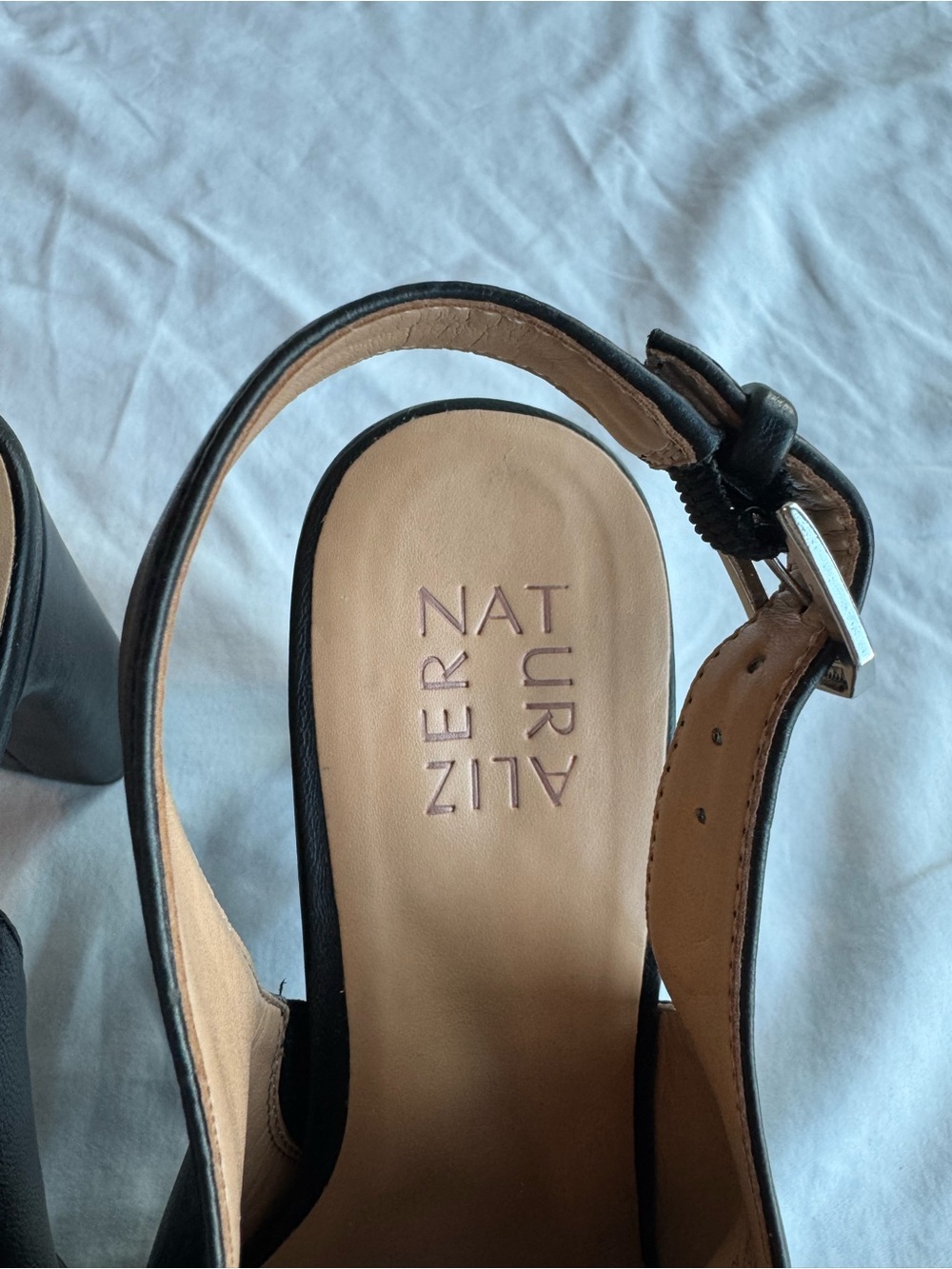 Naturalizer Mason Black Leather Slingback Block Heel Sandals Size 8 - Picture 3 of 9